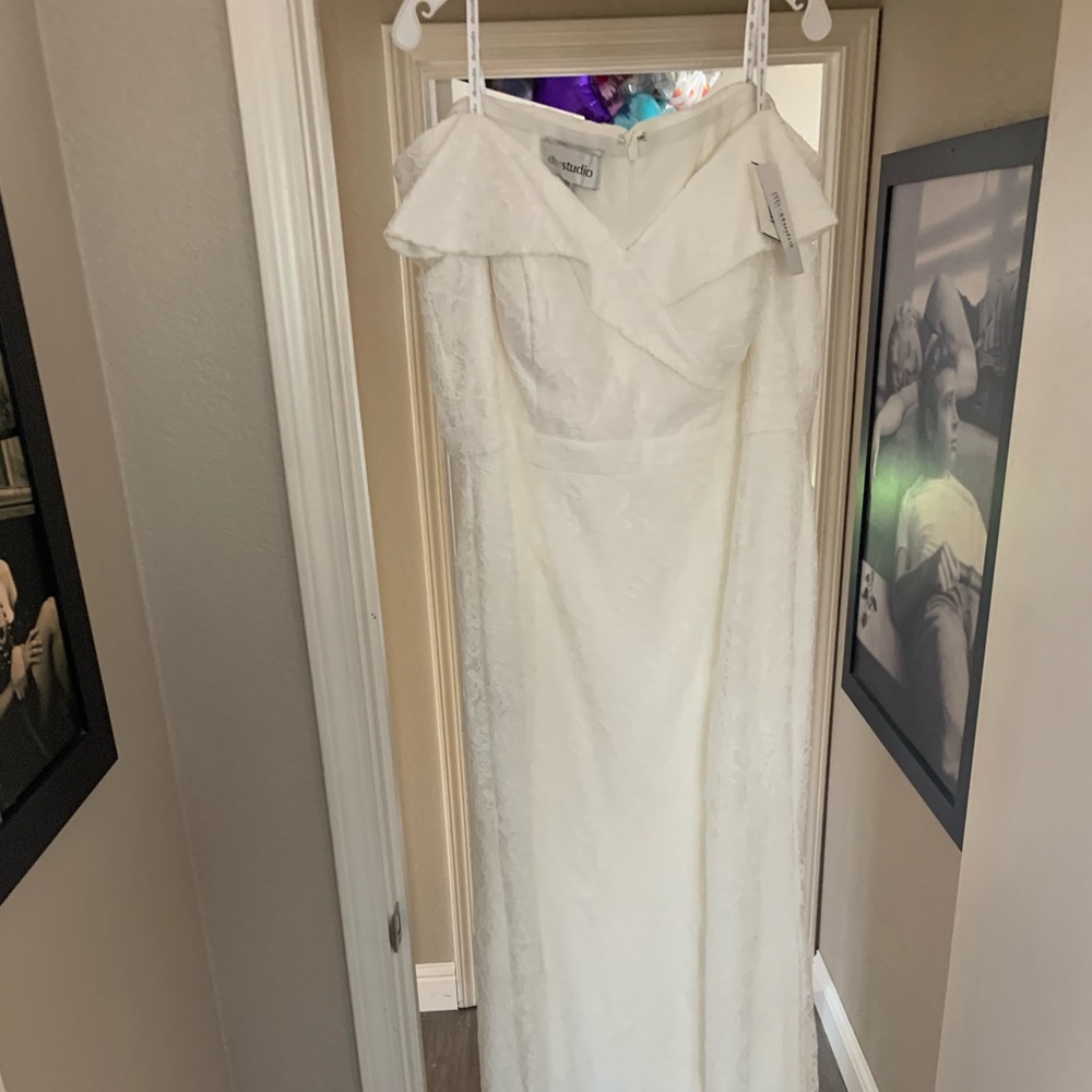 Wedding dress